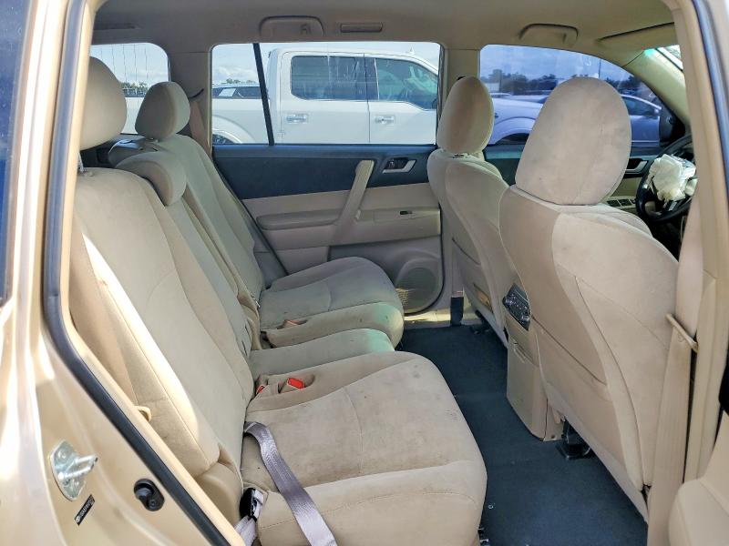 Photo 11 from auction – 2011 TOYOTA HIGHLANDER with VIN 5TDZA3EH1BS012727