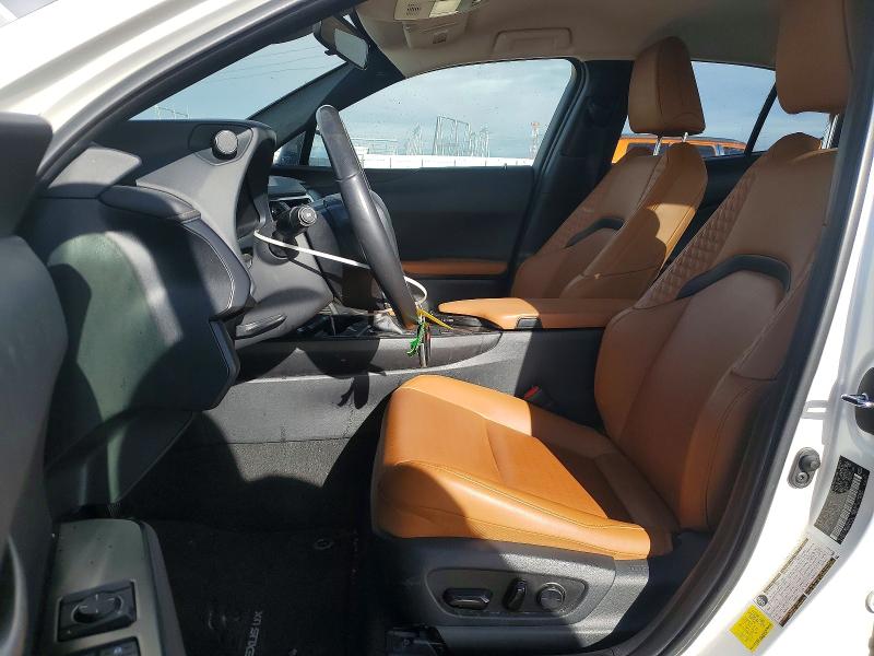 Photo 7 from auction – 2021 LEXUS UX 200 with VIN JTHX3JBH0M2038397