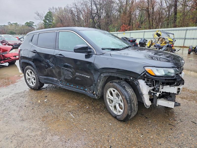 Photo 4 from auction – 2024 JEEP COMPASS with VIN 3C4NJDAN7RT165306