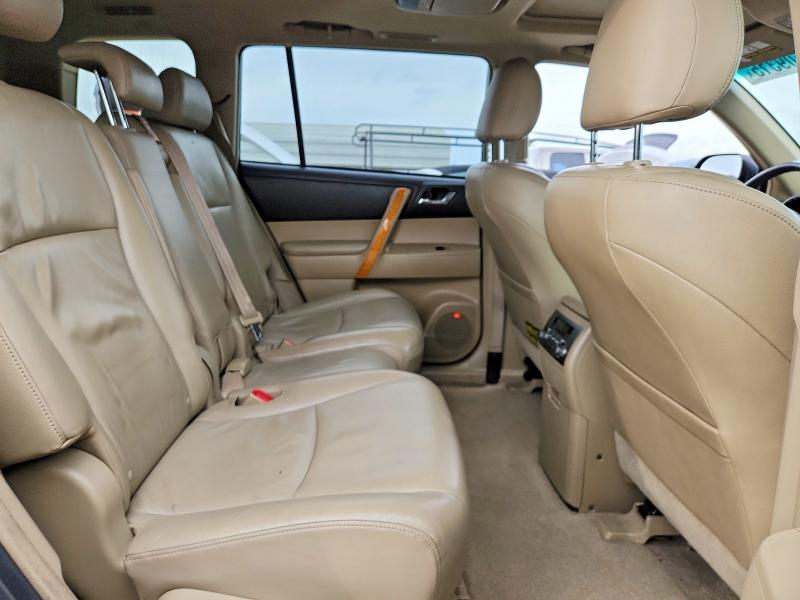Photo 11 from auction – 2008 TOYOTA HIGHLANDER with VIN JTEEW44A282005100
