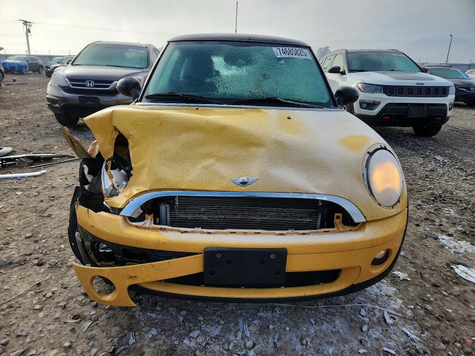 Photo 5 from auction – 2007 MINI COOPER with VIN WMWMF33547TT57616