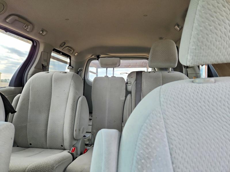 Photo 10 from auction – 2011 TOYOTA SIENNA with VIN 5TDKK3DC1BS114193