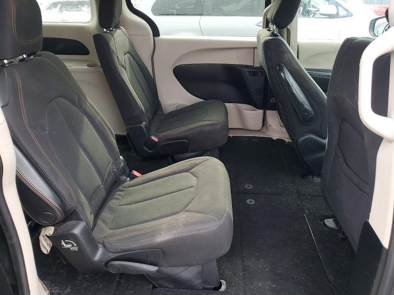 Photo 11 from auction – 2017 CHRYSLER PACIFICA with VIN 2C4RC1CG1HR553724