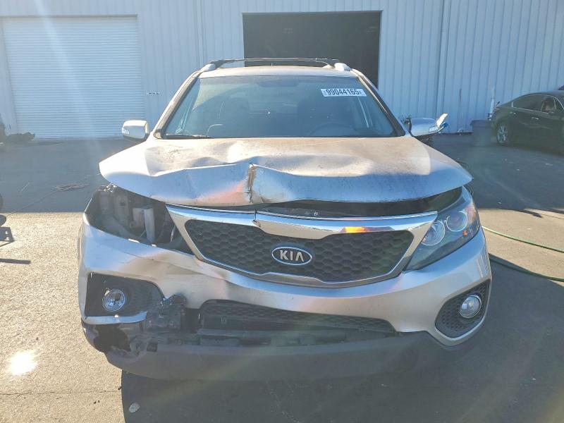 Photo 5 from auction – 2013 KIA SORENTO with VIN 5XYKT3A61DG424792