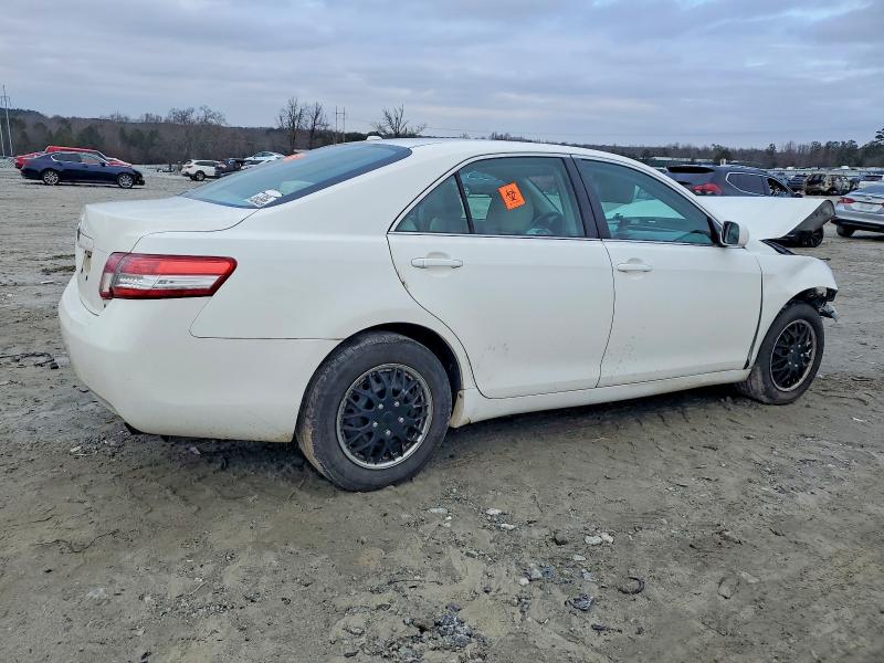 Zdjęcie 3 z aukcji – 2011 TOYOTA CAMRY z VIN 4T1BF3EK9BU770238