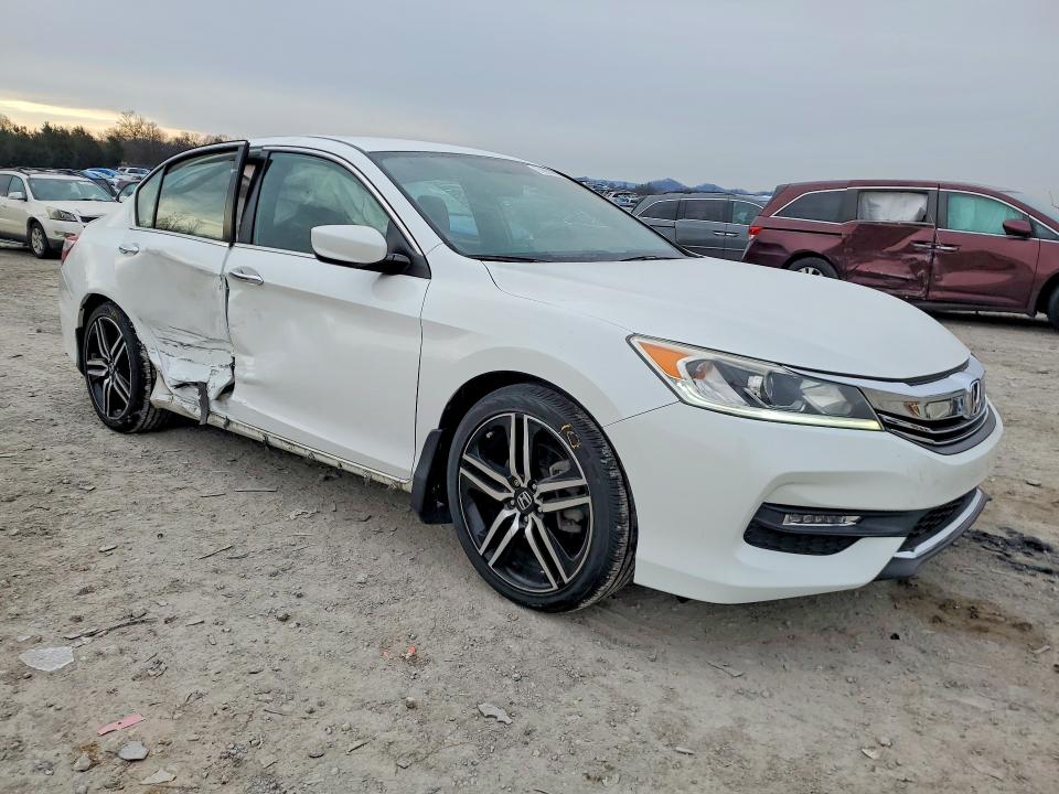 Photo 4 from auction – 2017 HONDA ACCORD SPO with VIN 1HGCR2F15HA109639