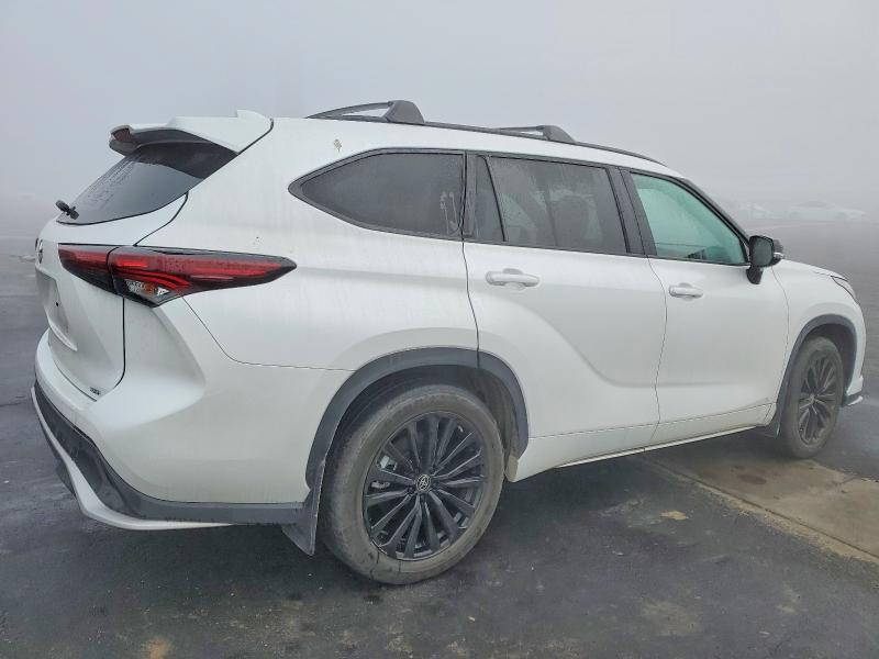 Photo 3 from auction – 2024 TOYOTA HIGHLANDER with VIN 5TDKDRAH2RS542717