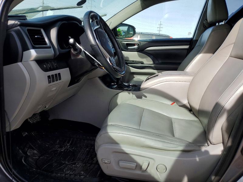 Photo 7 from auction – 2018 TOYOTA HIGHLANDER with VIN 5TDJZRFH2JS545627