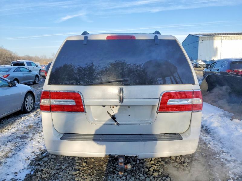 Photo 6 from auction – 2011 LINCOLN NAVIGATOR with VIN 5LMJJ3J59BEJ06278