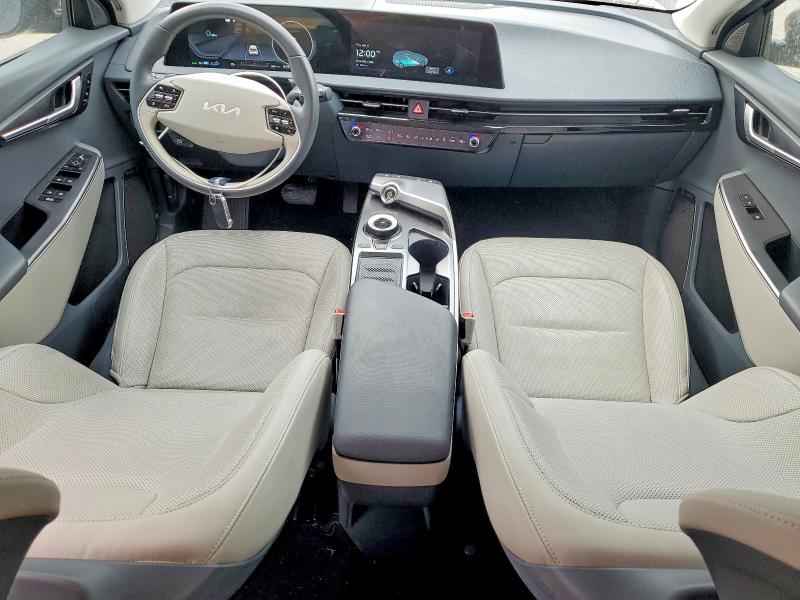 Photo 8 from auction – 2022 KIA EV6 with VIN KNDC34LA5N5034493