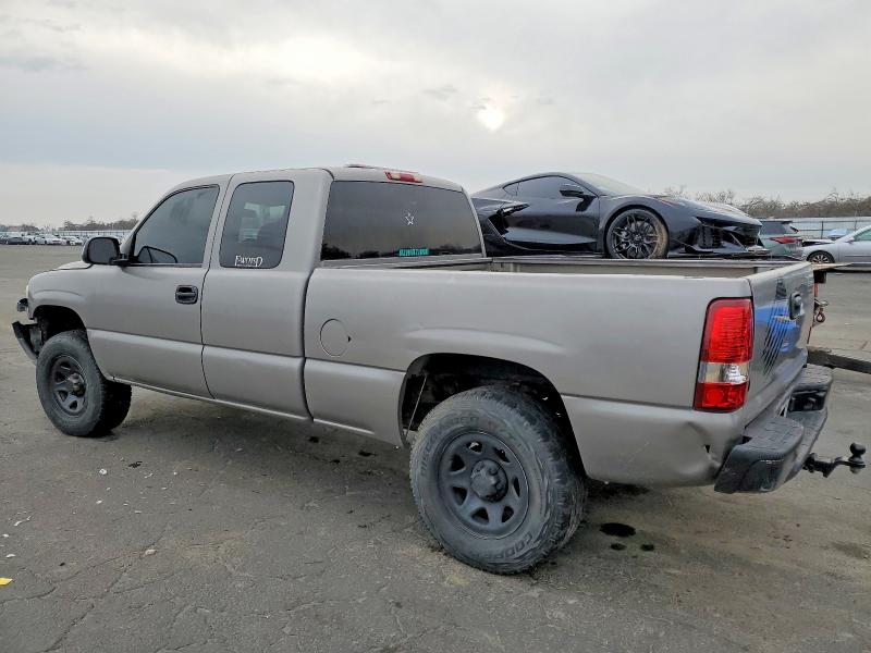 Photo 2 from auction – 2000 CHEVROLET SILVERADO with VIN 1GCEK19V7YE266005