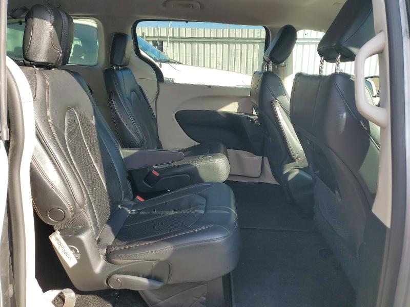 Photo 11 from auction – 2018 CHRYSLER PACIFICA T with VIN 2C4RC1BG0JR210619