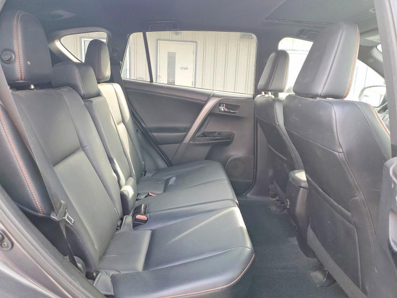 Photo 11 from auction – 2017 TOYOTA RAV4 SE with VIN 2T3NFREVXHW357951