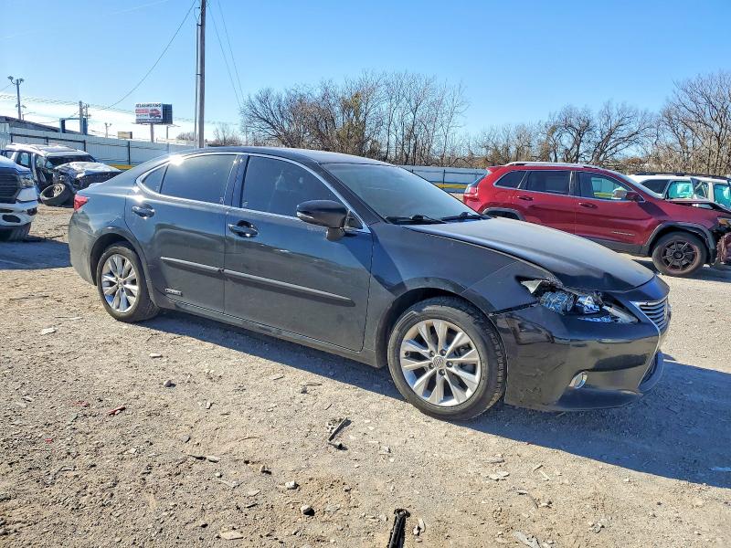 Photo 4 from auction – 2013 LEXUS ES 300H with VIN JTHBW1GG4D2015853