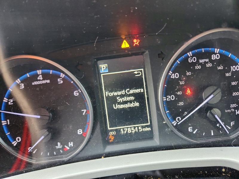 Photo 9 from auction – 2018 TOYOTA RAV4 LE with VIN 2T3BFREV8JW739615
