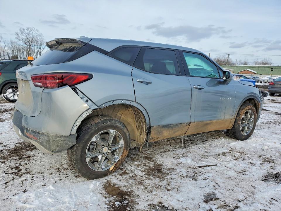 Photo 3 from auction – 2025 CHEVROLET BLAZER with VIN 3GNKBCR44SS212350