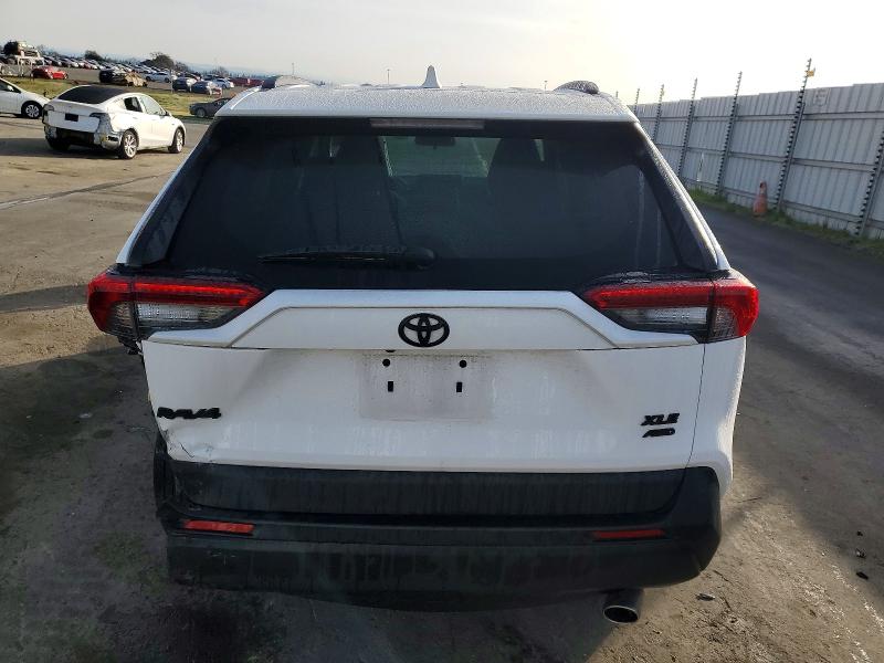 Photo 6 from auction – 2021 TOYOTA RAV4 with VIN 2T3P1RFV2MC242598