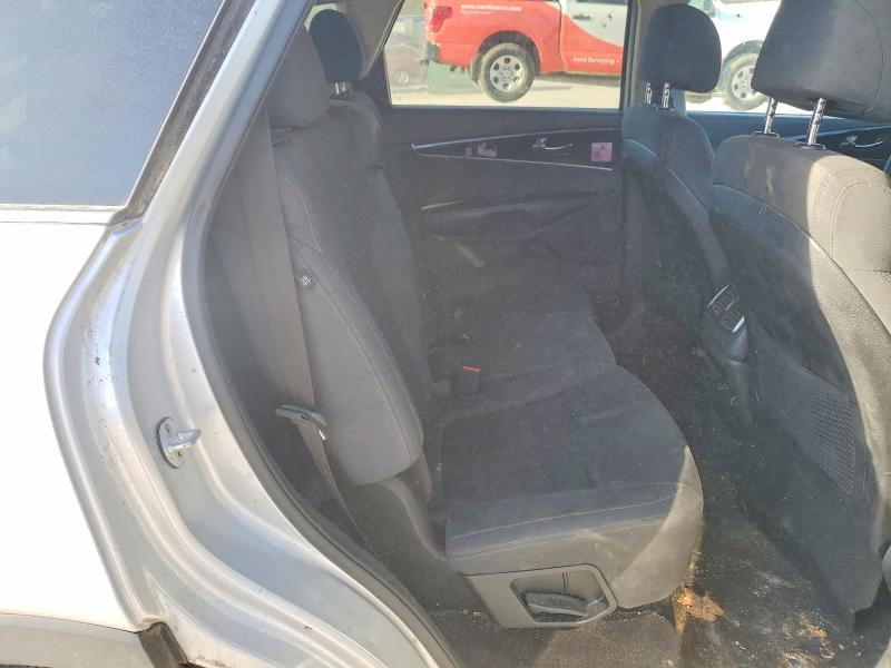 Photo 11 from auction – 2017 KIA SORENTO with VIN 5XYPG4A32HG270699