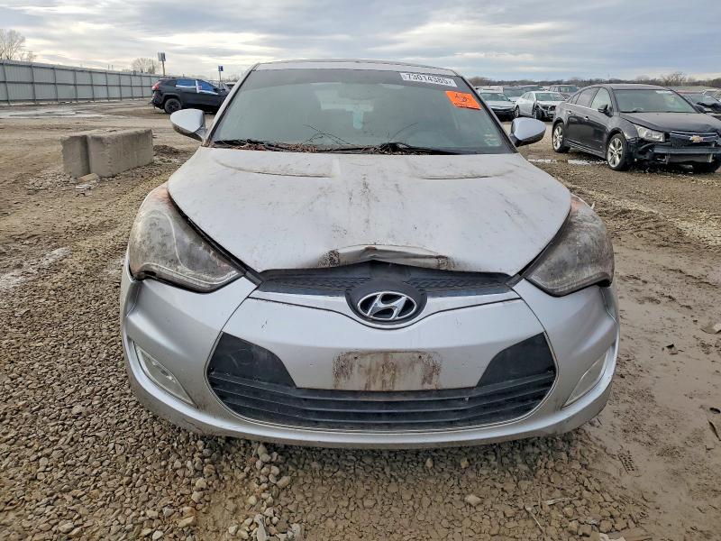 Photo 5 from auction – 2013 HYUNDAI VELOSTER with VIN KMHTC6AD4DU115025