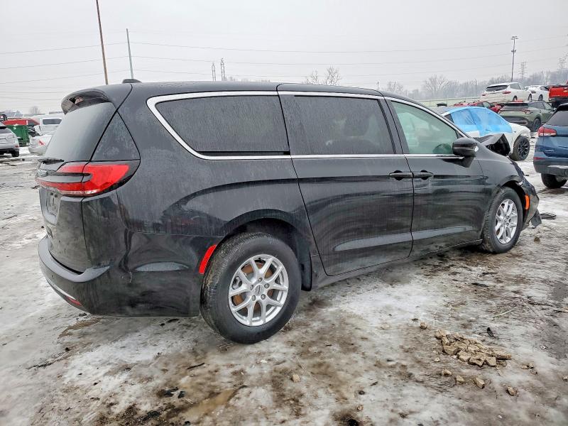 Photo 3 from auction – 2023 CHRYSLER PACIFICA with VIN 2C4RC1BG6PR535543