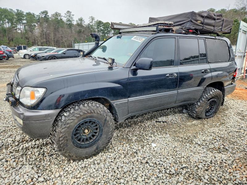 LEXUS LX 470 2004 with VIN JTJHT00W643535592 - Photo from auction
