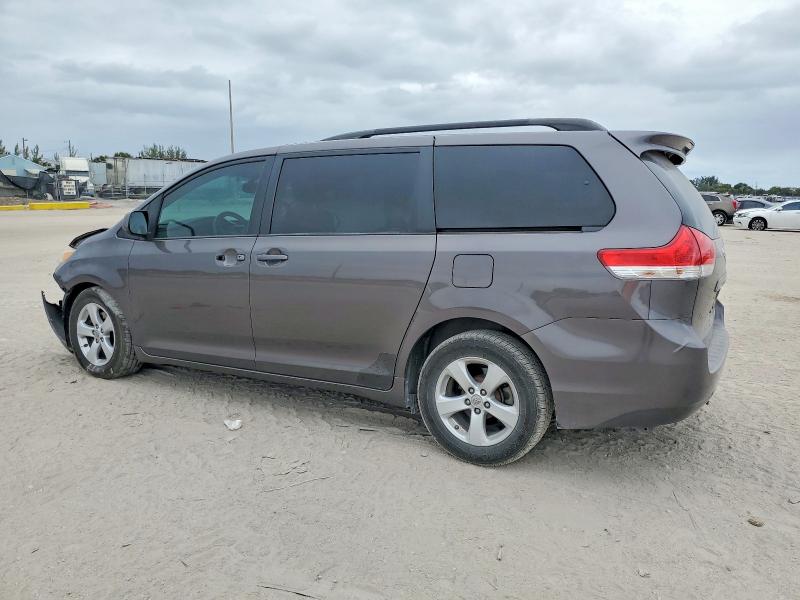 Photo 2 from auction – 2012 TOYOTA SIENNA with VIN 5TDKK3DC5CS241370