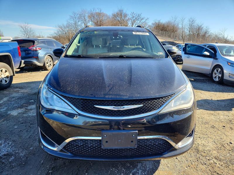 Photo 5 from auction – 2017 CHRYSLER PACIFICA with VIN 2C4RC1BG5HR725691