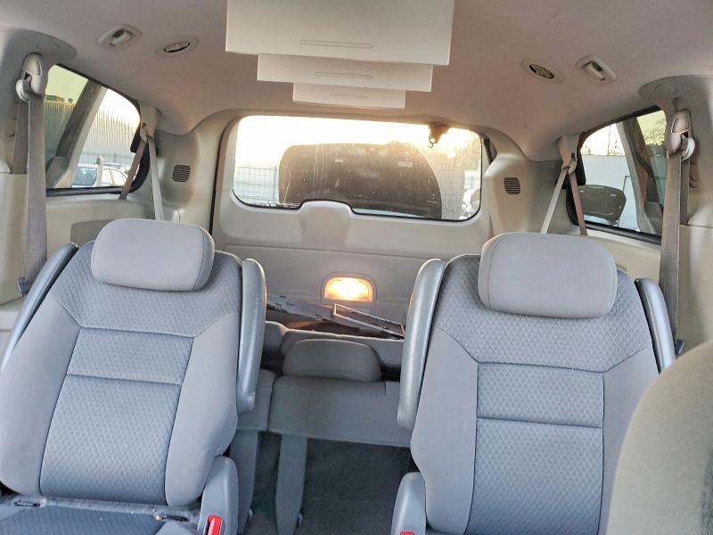 Photo 10 from auction – 2010 CHRYSLER TOWN & COU with VIN 2A4RR5D16AR397745