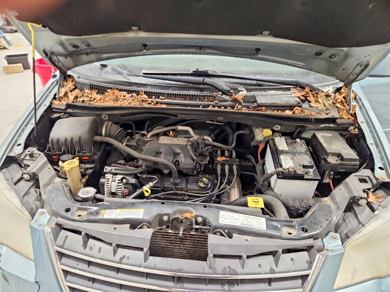 Photo 12 from auction – 2008 CHRYSLER TOWN & COU with VIN 2A8HR54P18R840716
