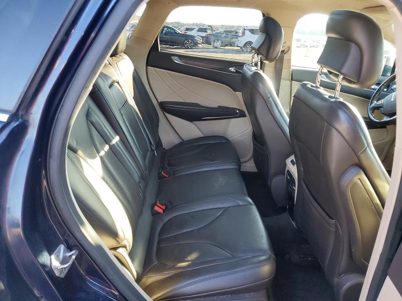 Photo 10 from auction – 2017 LINCOLN MKC RESERV with VIN 5LMCJ3D97HUL14603