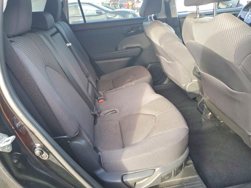 Photo 11 from auction – 2021 TOYOTA HIGHLANDER with VIN 5TDCZRAH8MS085555