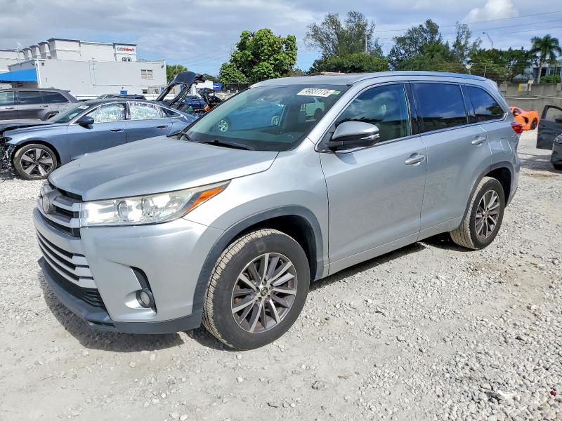 TOYOTA HIGHLANDER 2018 with VIN 5TDKZRFH2JS527665 - Photo from auction