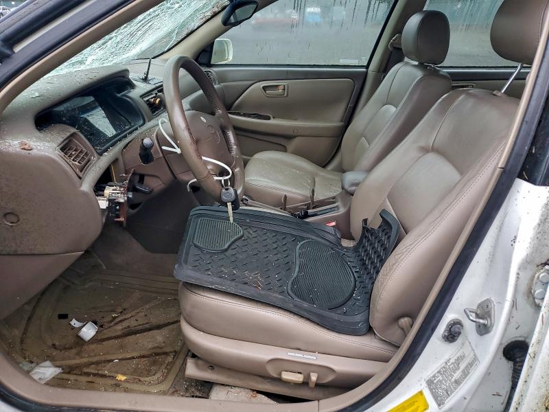Photo 7 from auction – 2001 TOYOTA CAMRY LE with VIN 4T1BF28K11U970048