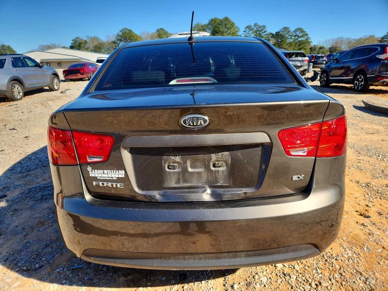 Photo 6 from auction – 2010 KIA FORTE with VIN KNAFU4A22A5811354