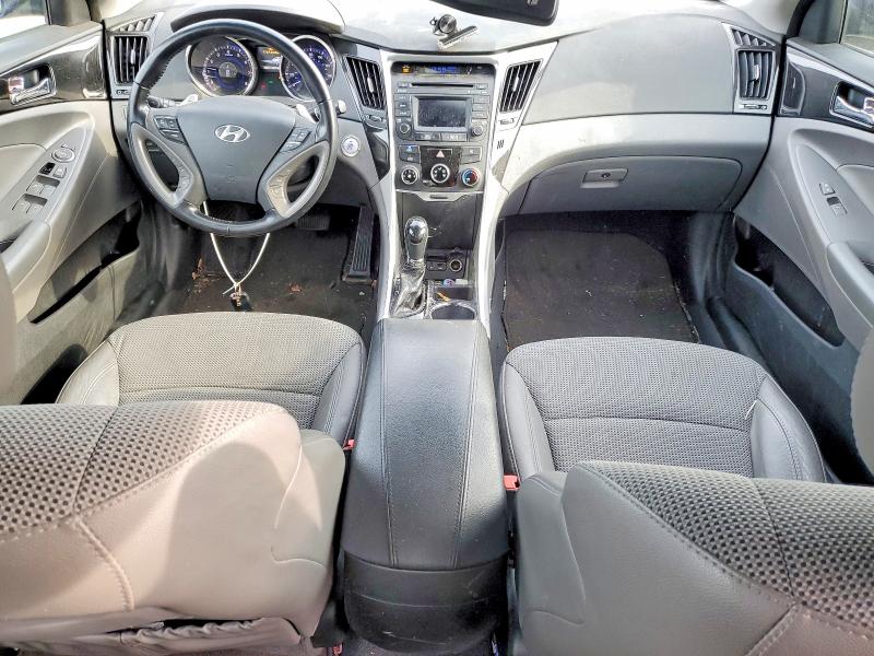 Photo 8 from auction – 2014 HYUNDAI SONATA SE with VIN 5NPEC4AC0EH811370