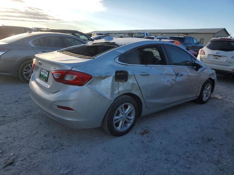Photo 3 from auction – 2018 CHEVROLET CRUZE with VIN 1G1BE5SM0J7244448