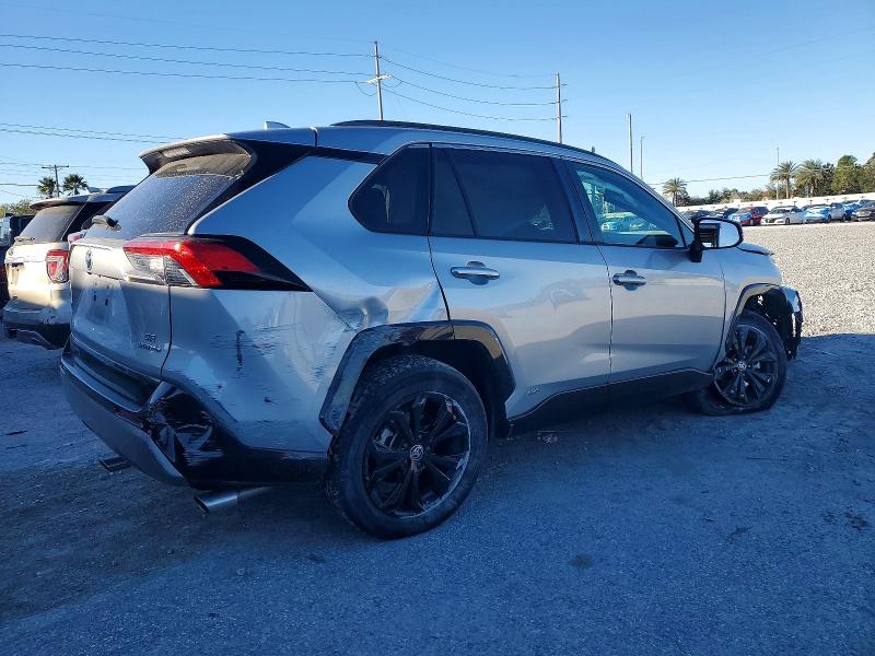 Photo 3 from auction – 2022 TOYOTA RAV4 SE with VIN 2T3T6RFV6NW036281