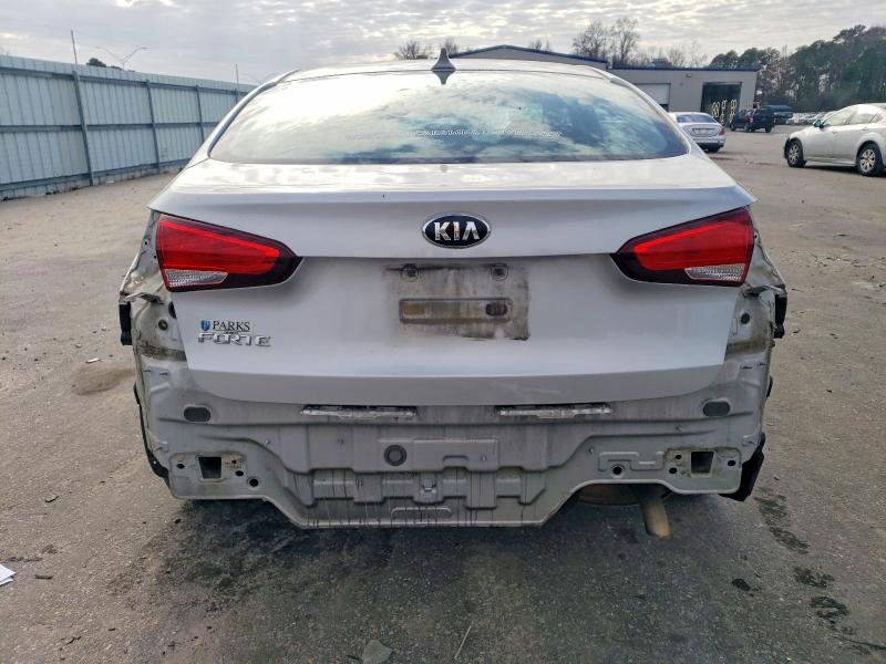 Photo 6 from auction – 2018 KIA FORTE with VIN 3KPFK4A78JE257682