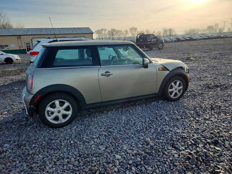 Photo 3 from auction – 2009 MINI COOPER with VIN WMWMF33559TU70347