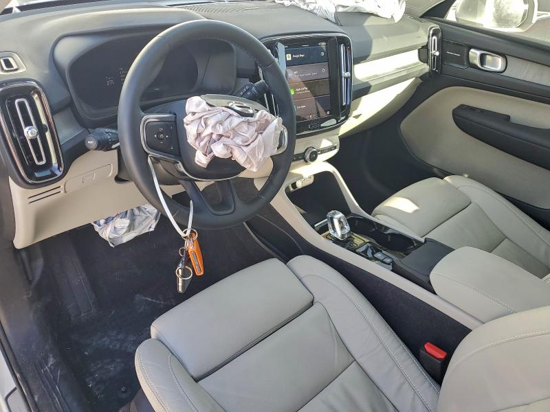 Снимка 8 от търг – 2023 VOLVO XC40 ULTIM с VIN YV4L12UA4P2030011