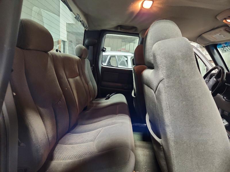 Photo 10 from auction – 2004 CHEVROLET SILVERADO with VIN 2GCEC19V641280115