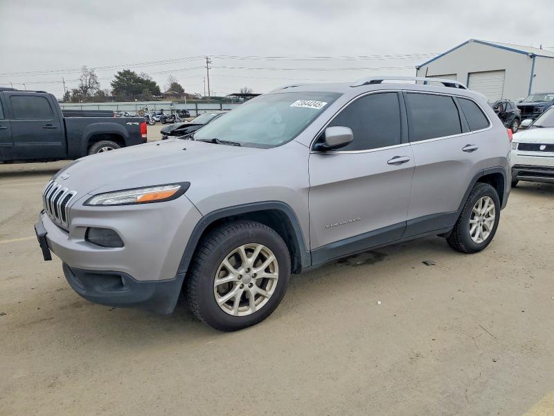 JEEP CHEROKEE 2018 with VIN 1C4PJMCB1JD560412 - Photo from auction
