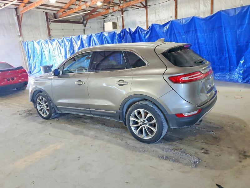 Photo 2 from auction – 2016 LINCOLN MKC SELECT with VIN 5LMCJ2C95GUJ03104