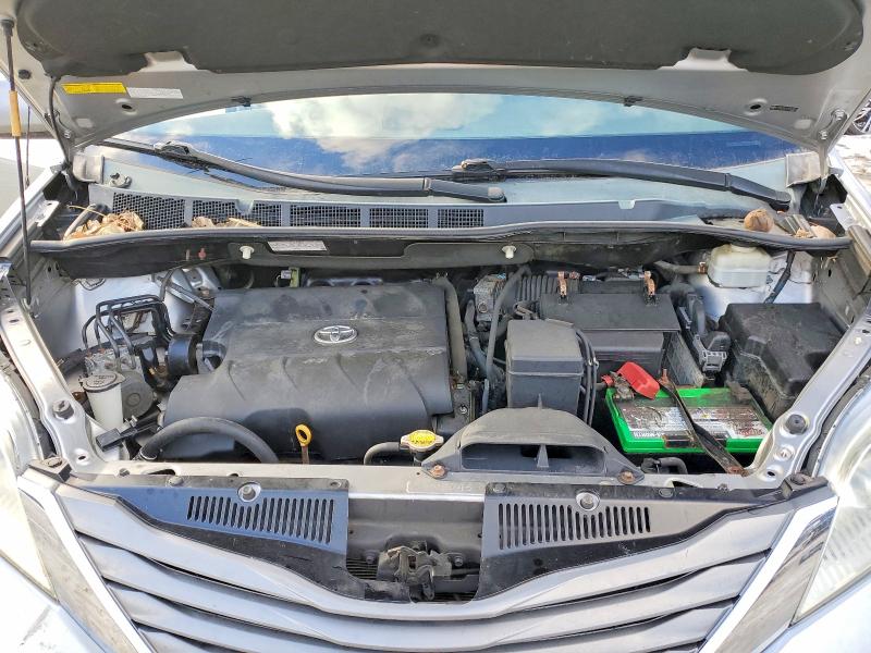 Photo 12 from auction – 2012 TOYOTA SIENNA XLE with VIN 5TDDK3DC3CS042682