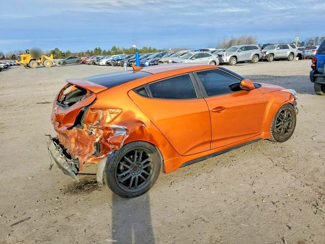 Photo 3 from auction – 2016 HYUNDAI VELOSTER T with VIN KMHTC6AE2GU299636