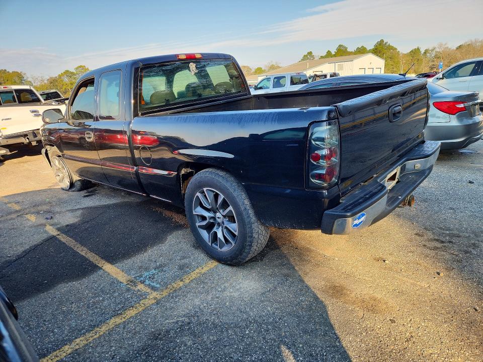 Photo 2 from auction – 2005 CHEVROLET SILVERADO with VIN 1GCEC19V25Z137221