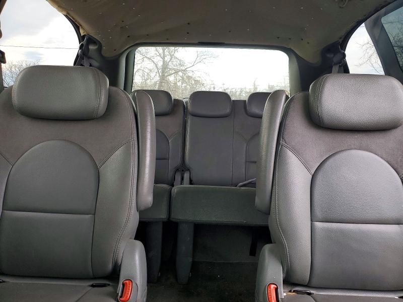 Photo 10 from auction – 2005 CHRYSLER TOWN AND C with VIN 2C8GP64L55R473826