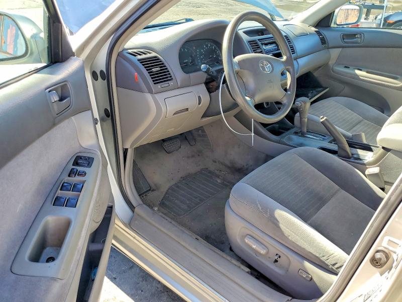 Photo 8 from auction – 2004 TOYOTA CAMRY LE with VIN JTDBE32K440291490