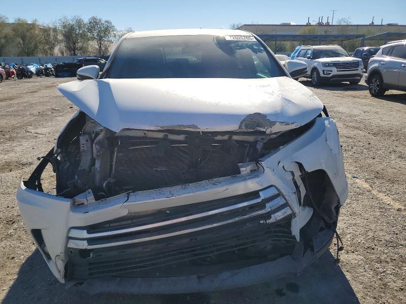Photo 5 from auction – 2018 TOYOTA HIGHLANDER with VIN 5TDBZRFHXJS871082