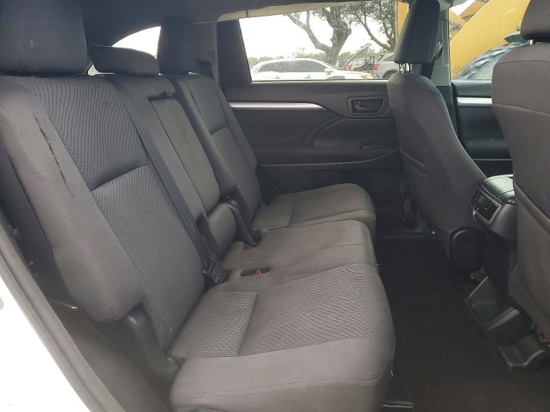 Photo 11 from auction – 2016 TOYOTA HIGHLANDER with VIN 5TDZARFHXGS020107